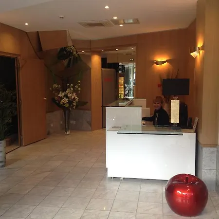 Hotel Montparnasse Saint Germain Parigi