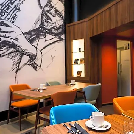 Hotel Montparnasse Saint Germain 3*